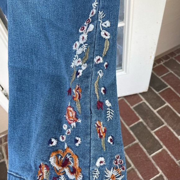 Westbound Blue Flare Jeans with Floral Embroidery - Picture 3 of 7